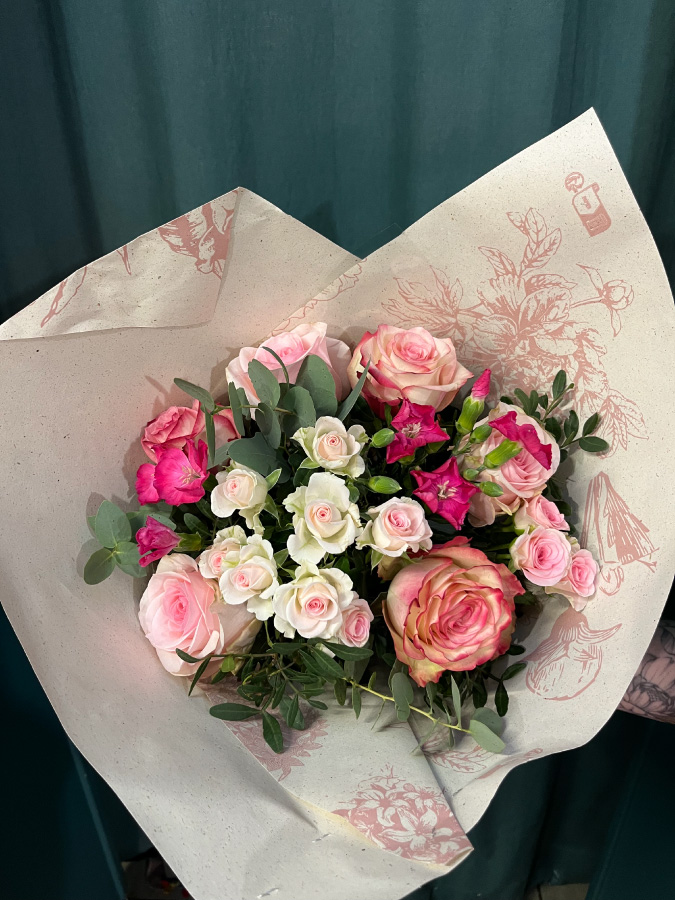 Livraison d'un bouquet de roses · Fêtes des mères 2025 · Fleuriste Fouras, La Rochelle, Rochefort
